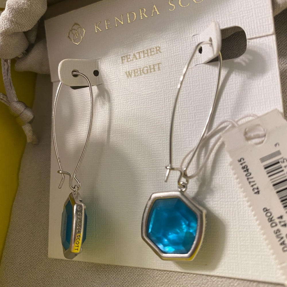 Kendra Scott Davis earrings in rhodium and peacock illusion. NWT